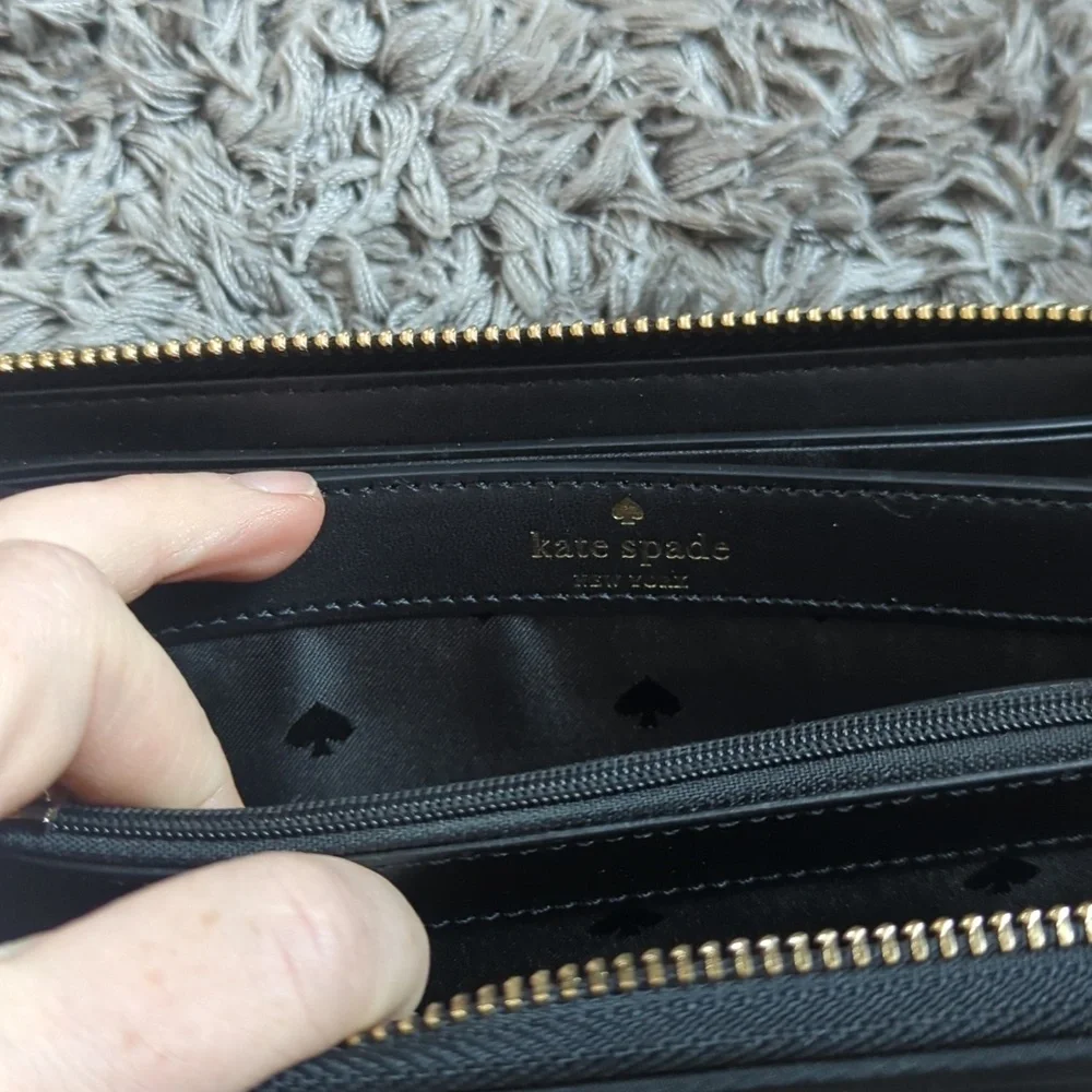 Kate Spade New York Chelsea Large Continental Wallet Black And Gold